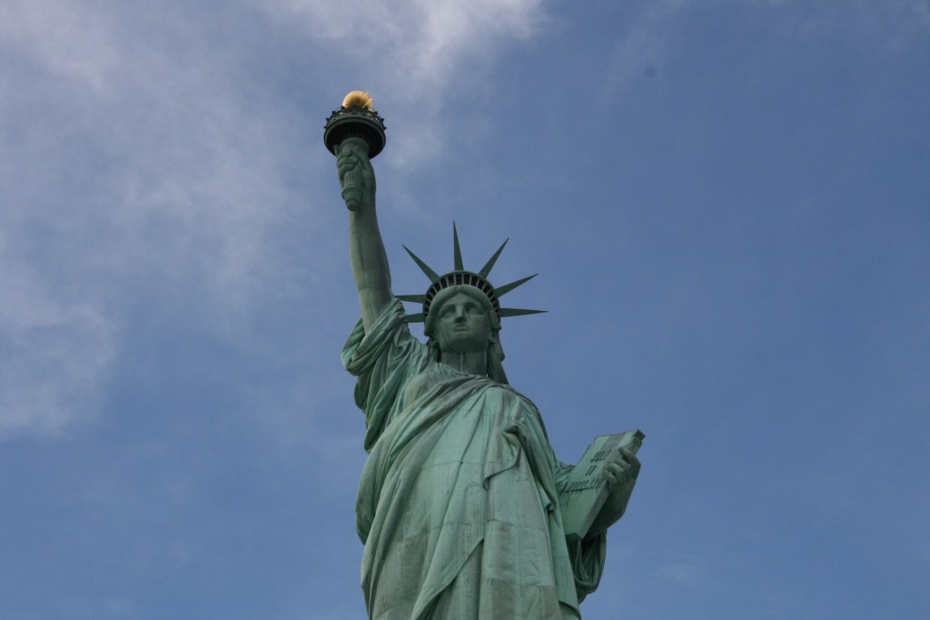 Le nouveau Colosse  ~ The New&nbsp;Colossus